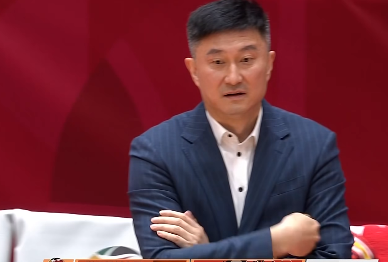 178赛事观看-CBA惨案！广东狂输上海40分，杜锋被钉耻辱柱，徐杰胡明轩16中1