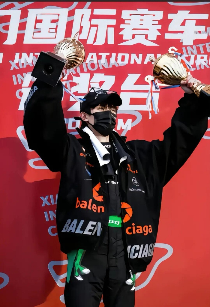 178体育资讯-周翊然赴法国参加赛车比赛|赛车服|驾驶舱|成绩|气场|样子_新浪体育_新浪新闻